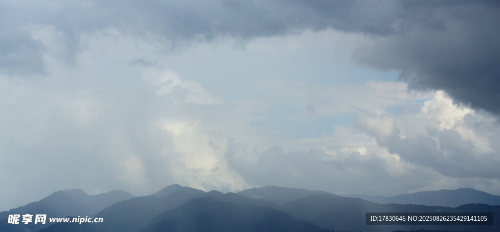 山间云海景观