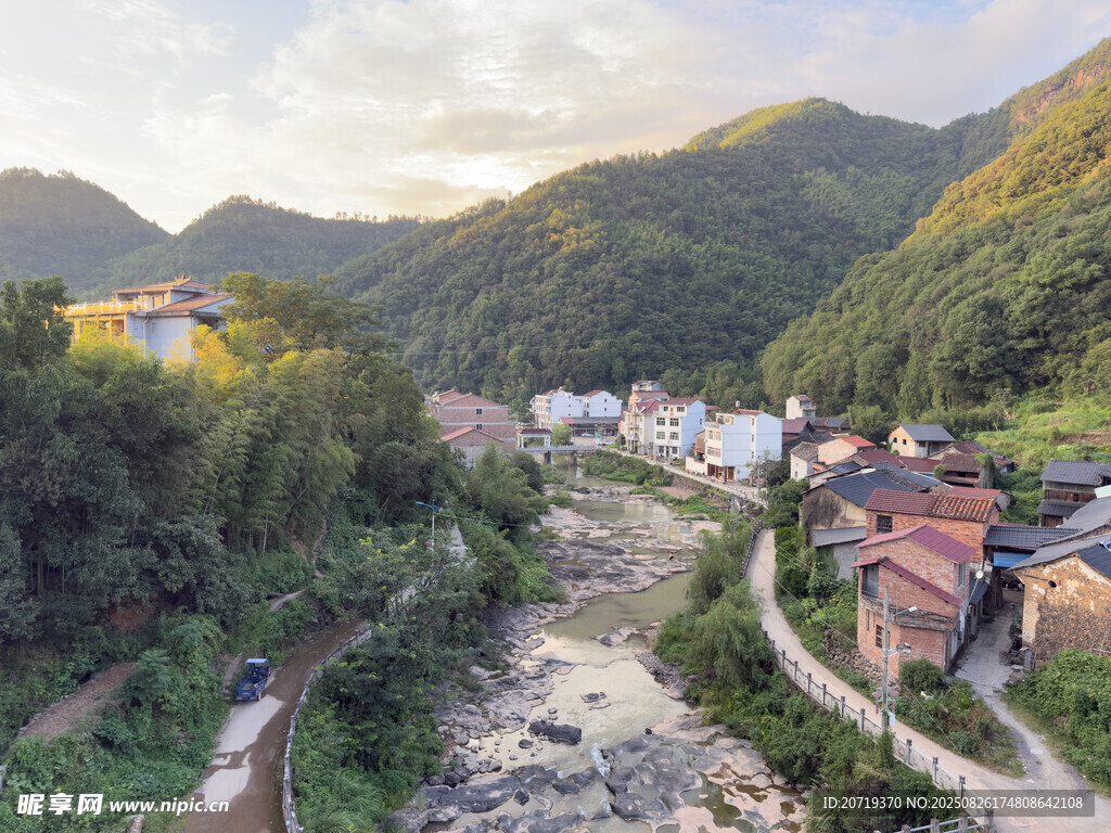 山间村落美景
