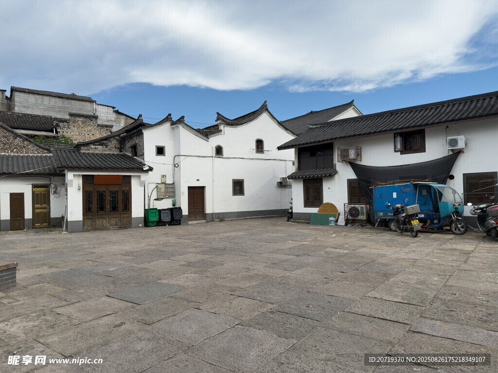 江南古村落的宁静庭院