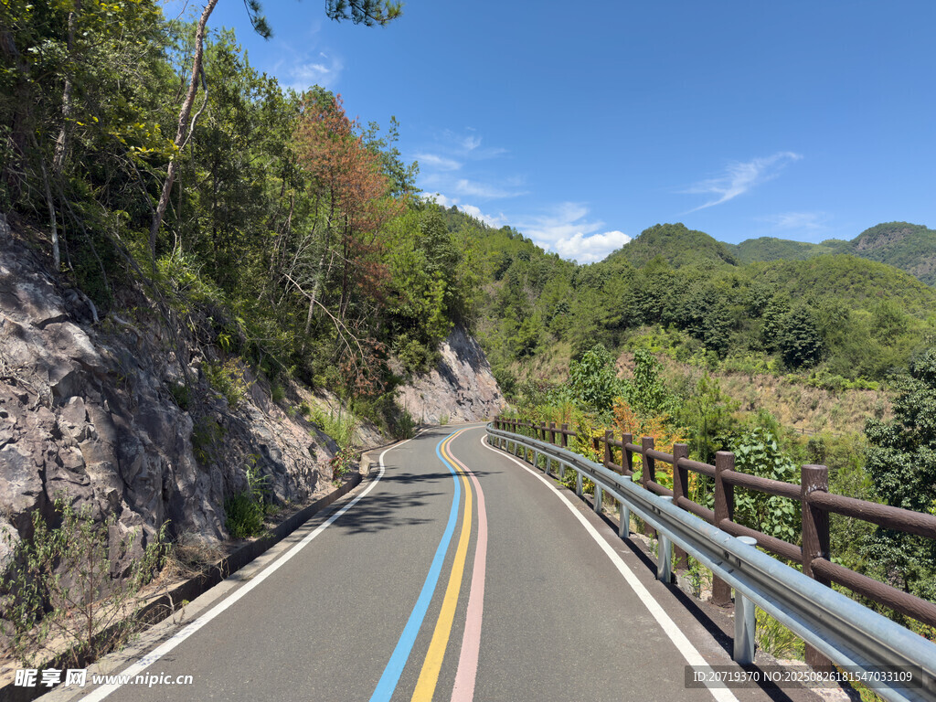 美丽的山路
