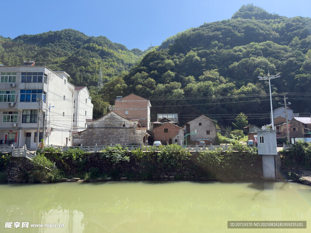河边建筑
