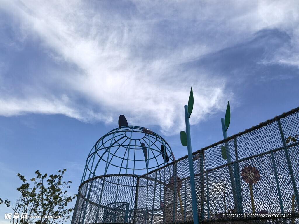 户外圆形鸟笼状攀爬游乐设施