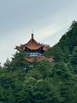 山林中的古典楼阁