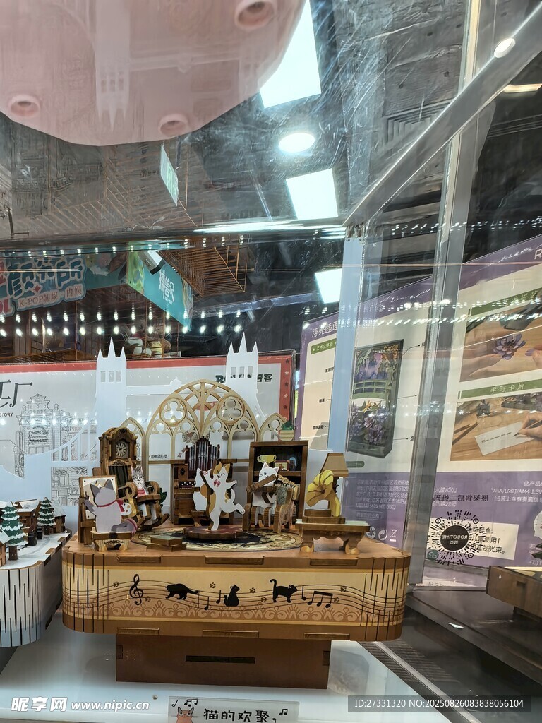 精致糕点陈列展示