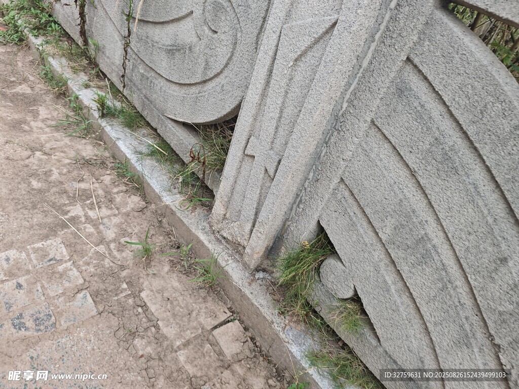 古朴石栏