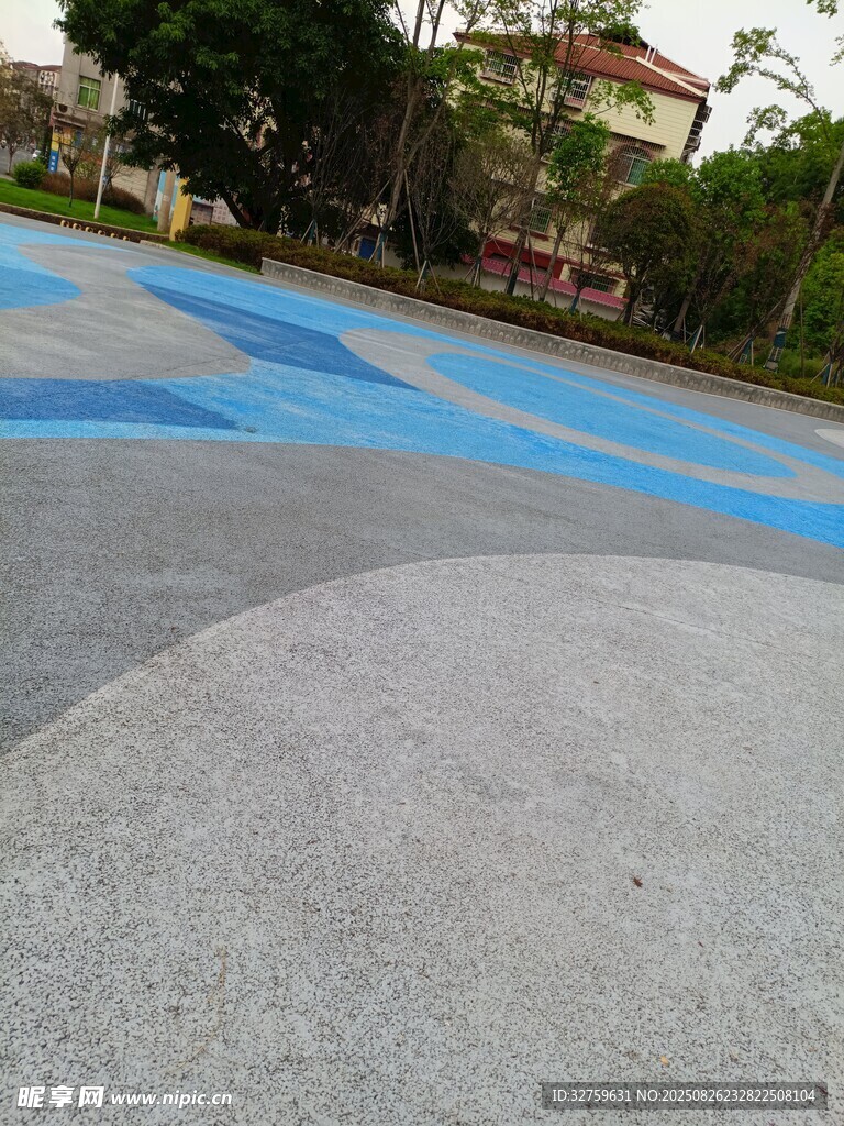户外彩色地面景观