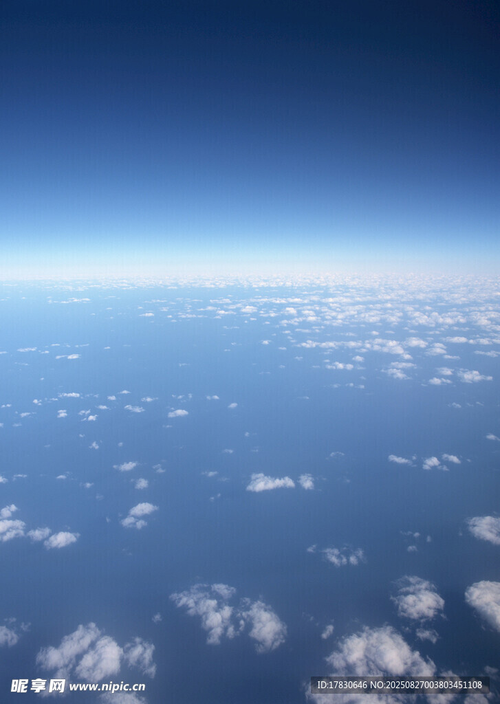 高空俯瞰云海美景