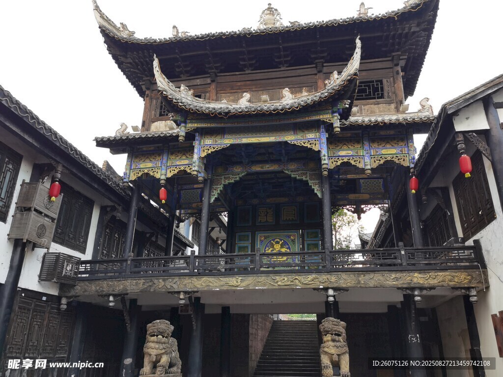 古色古香中式多层传统建筑