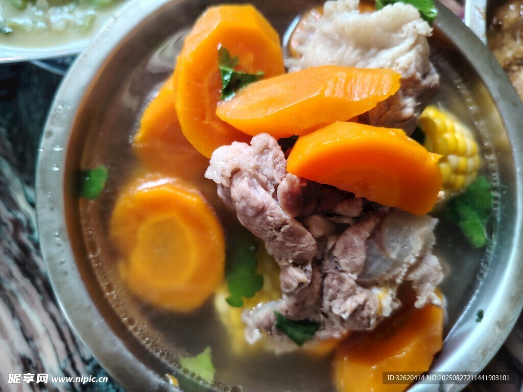 胡萝卜排骨营养汤