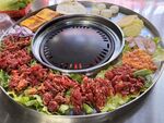丰盛烤肉食材拼盘