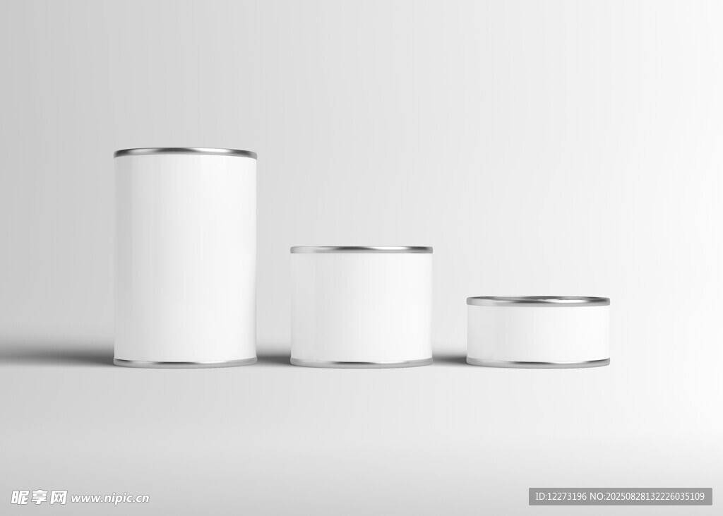 三个白色圆柱容器展示