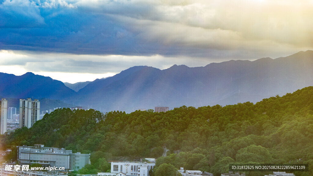山城黄昏美景