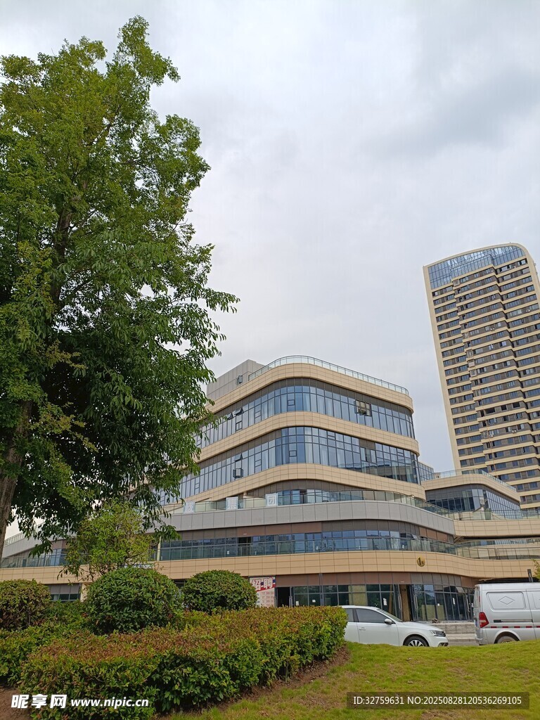 现代城市中的特色建筑景观