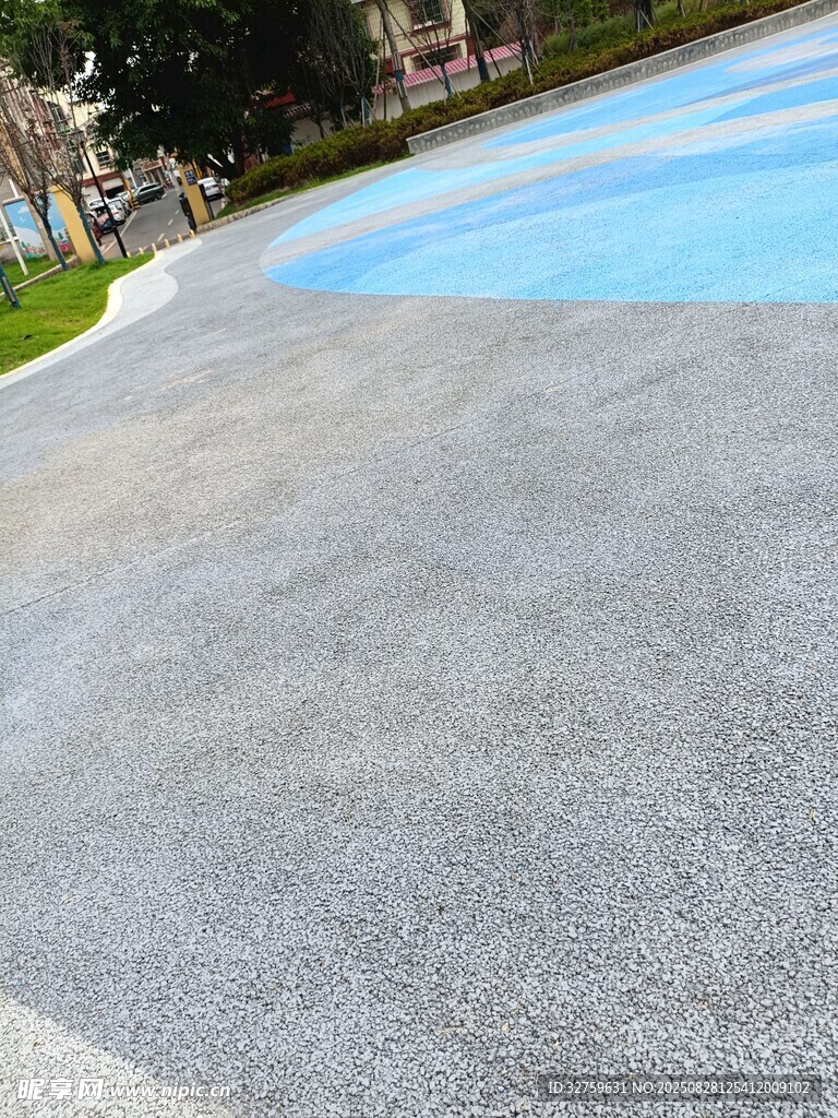 灰色路面 