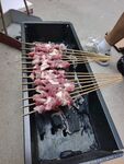 户外烤肉串现场