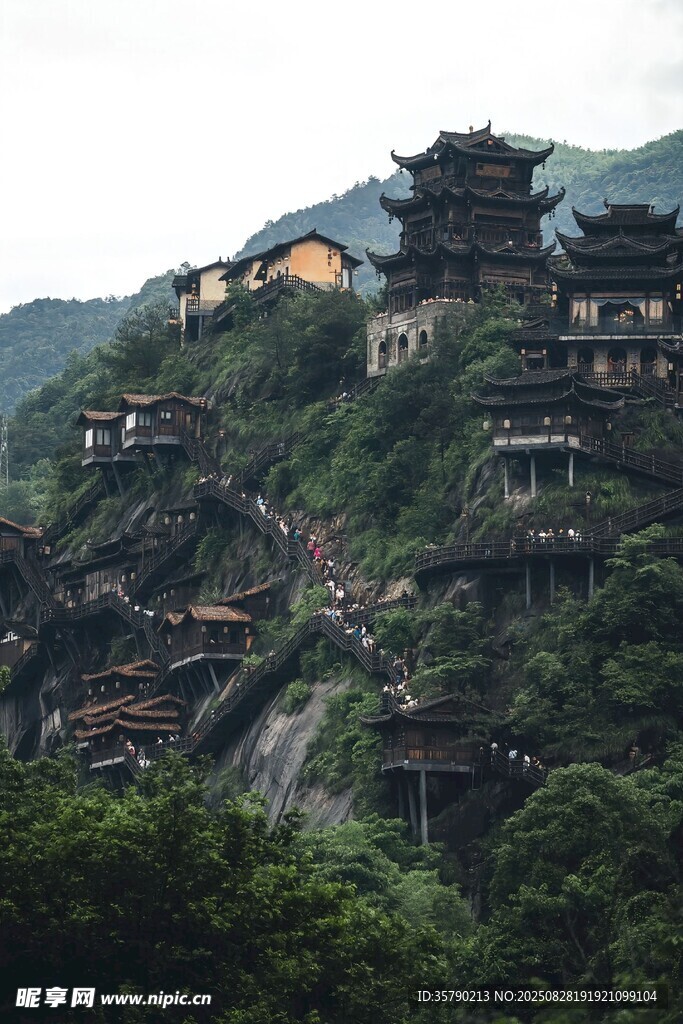 山间古建群 尽显古韵之美