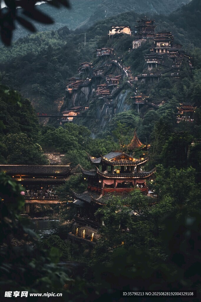 山间古建村落 静谧之景