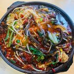 酸辣砂锅米线