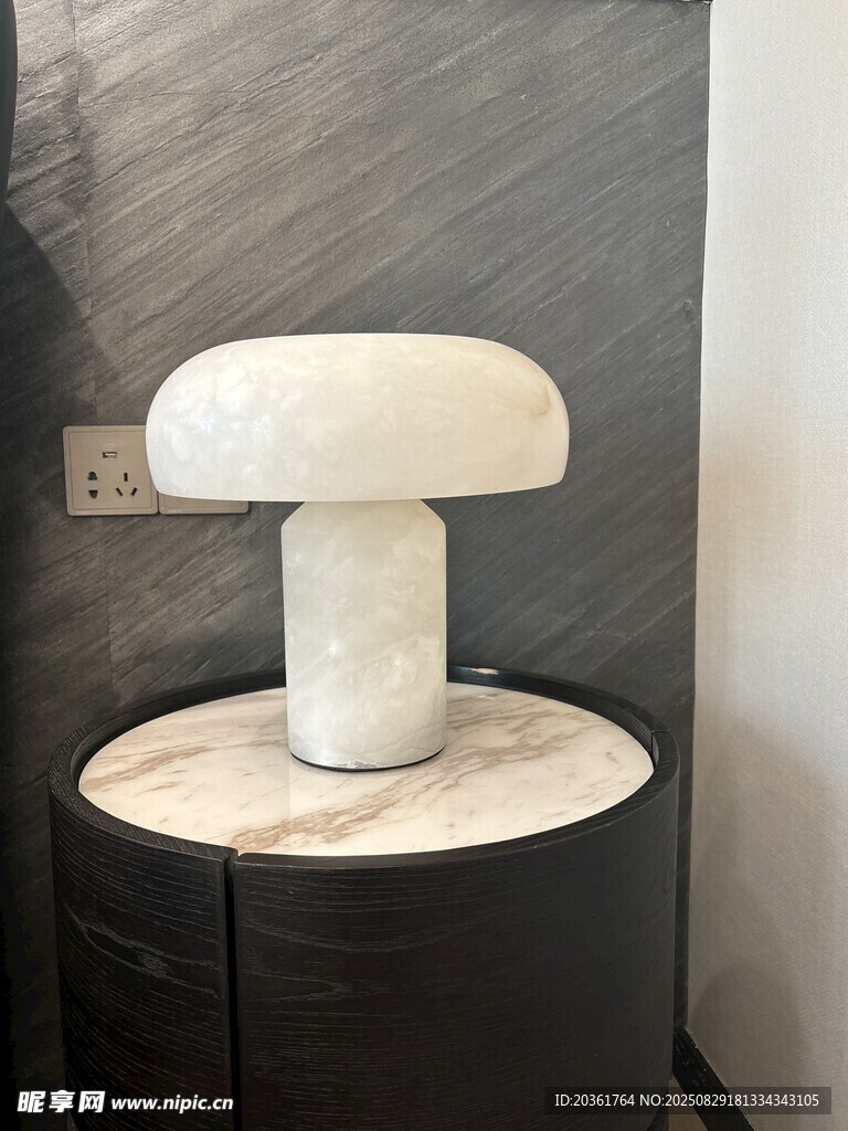 简约蘑菇造型白色大理石摆件