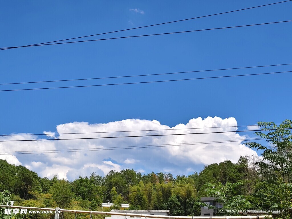 蓝天白云美景