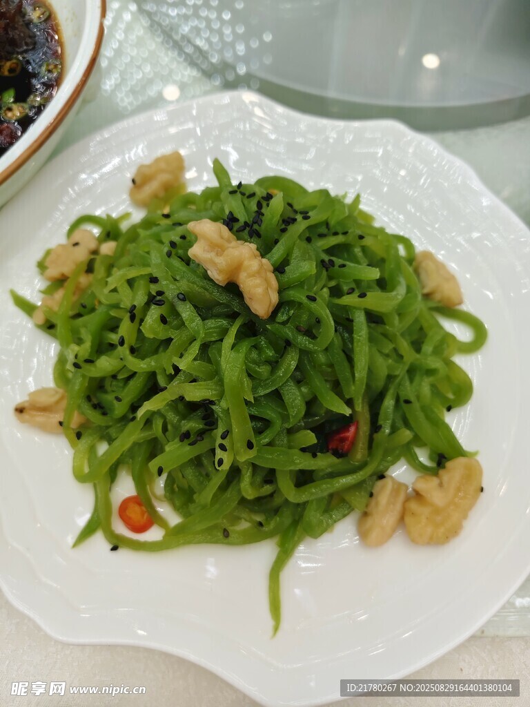 虾仁拌莴苣丝