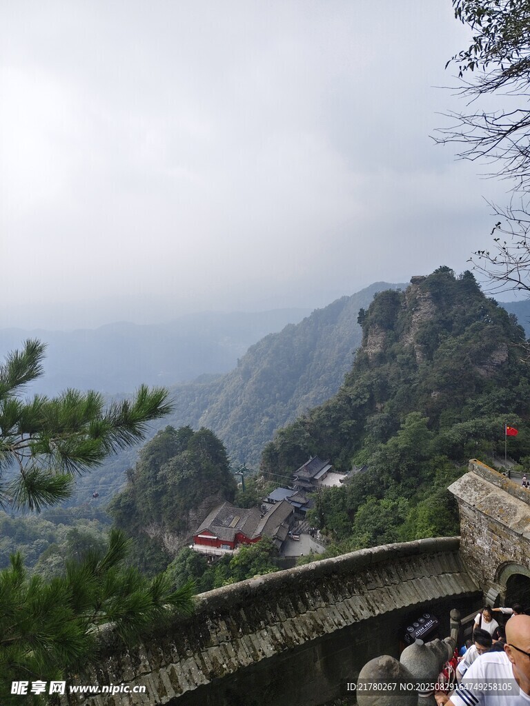 山间观景台