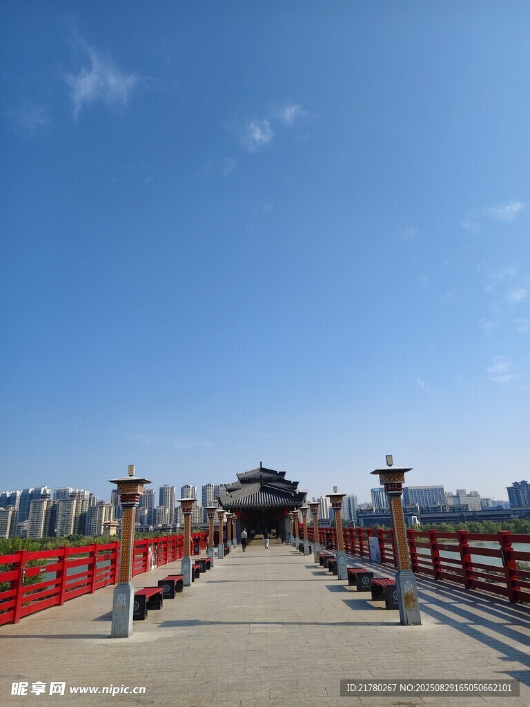 古风廊桥景致