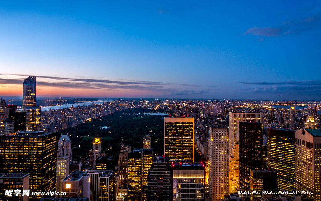 城市夜景俯瞰图