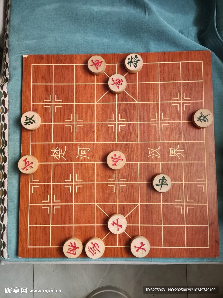 中式象棋棋盘棋子布局