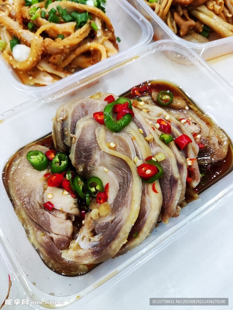 美味盒装卤味拼盘