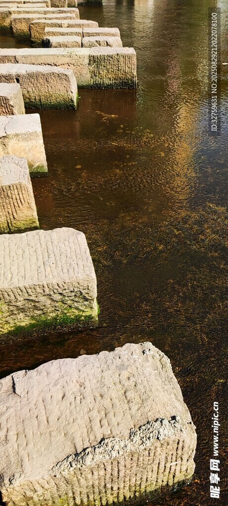 水上石墩步道