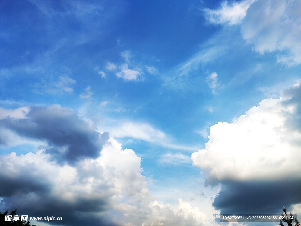 蓝天白云美景