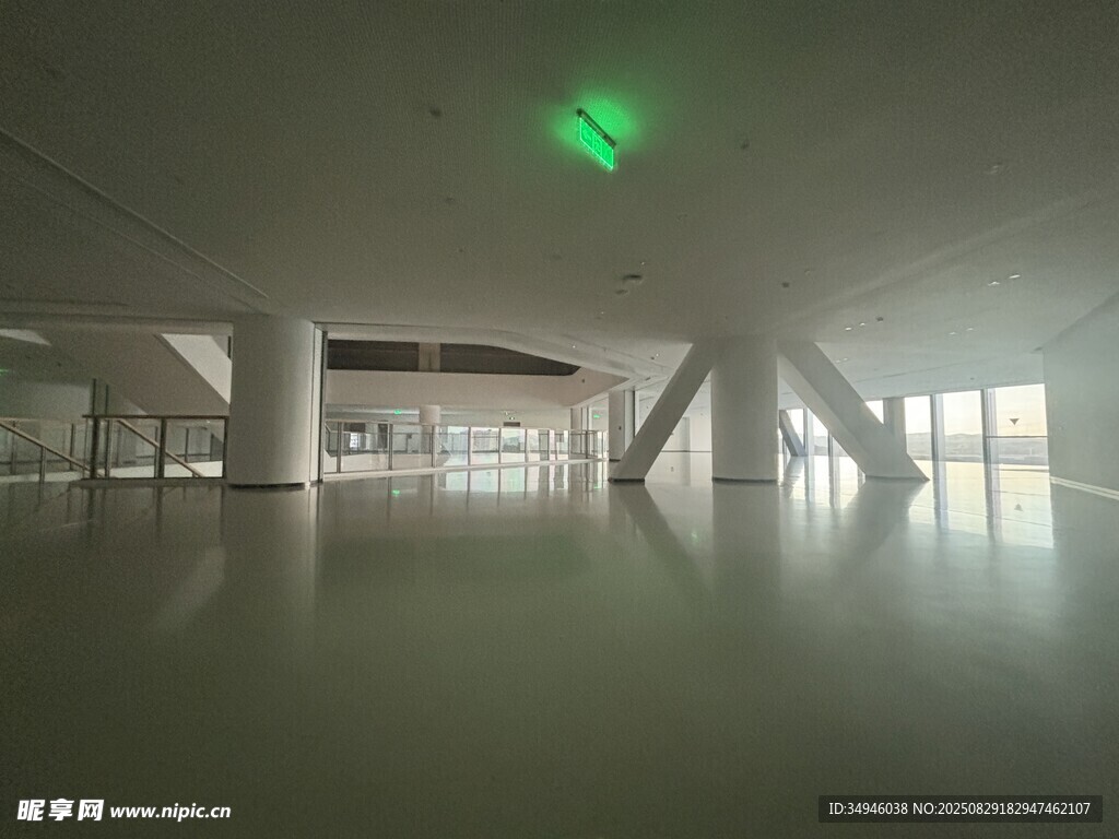 空旷室内空间
