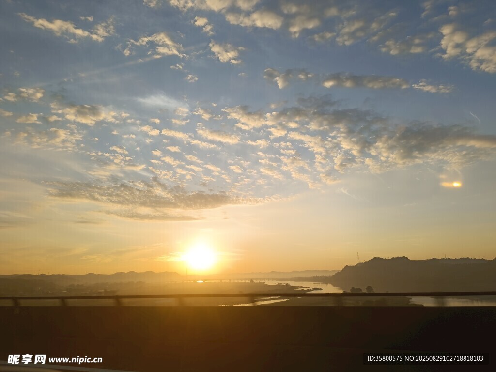 海边日出美景