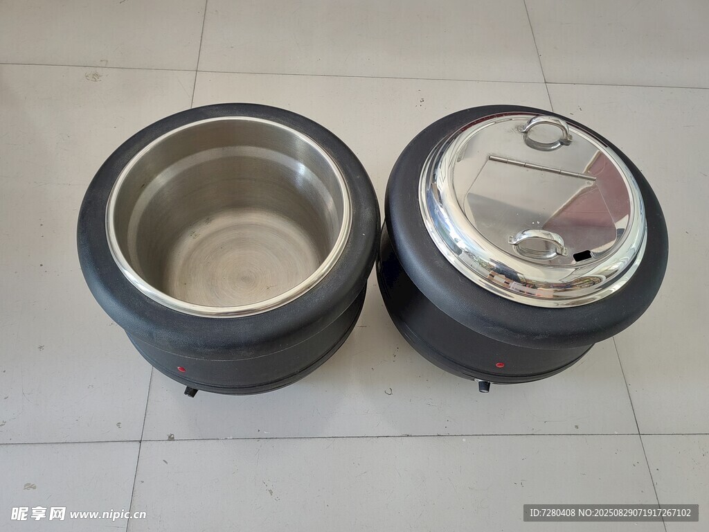 不锈钢带盖圆形容器两件