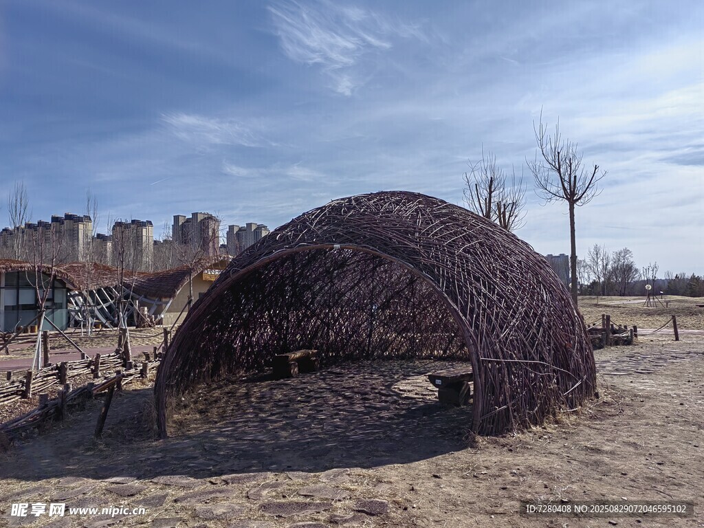 乡村稻草搭建的独特小屋