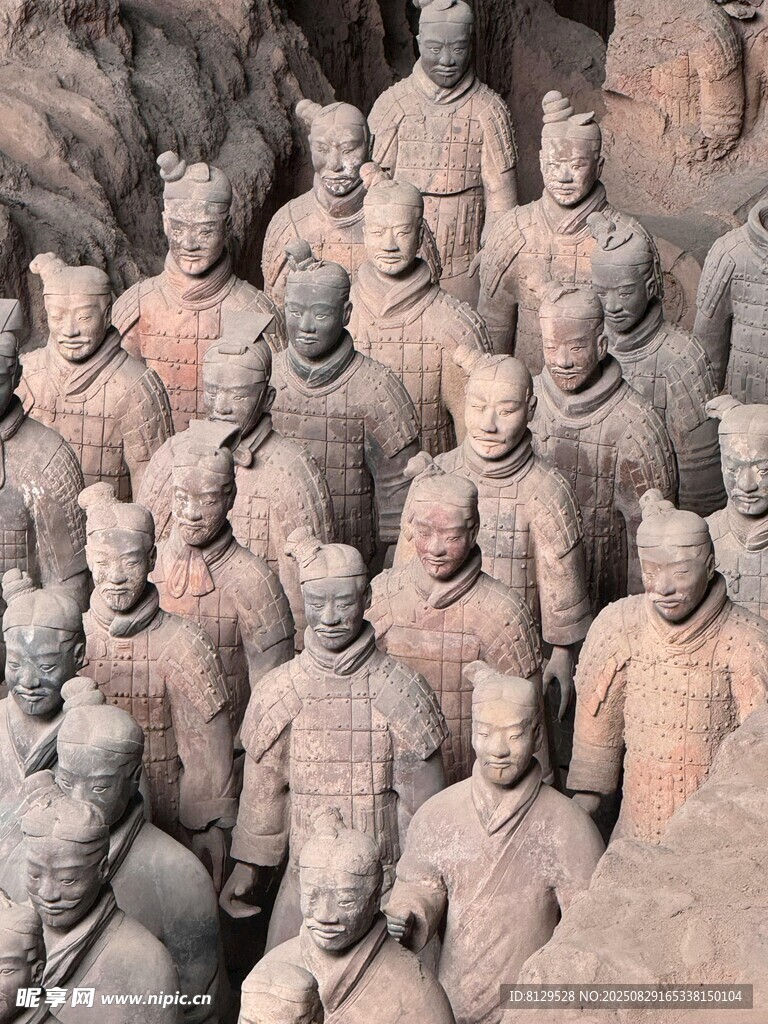壮观的秦始皇陵兵马俑阵列