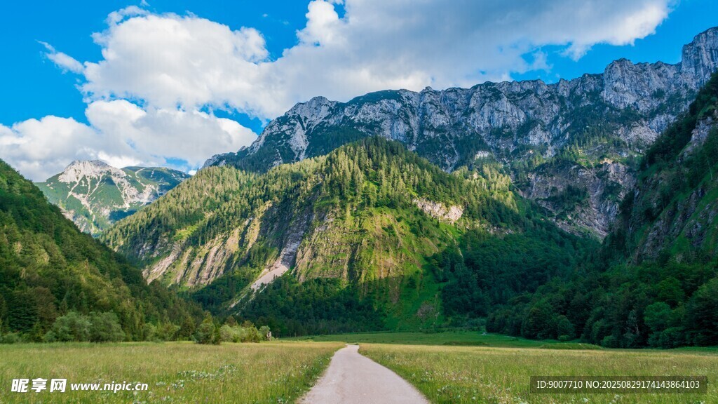 山间小径 邂逅自然美景