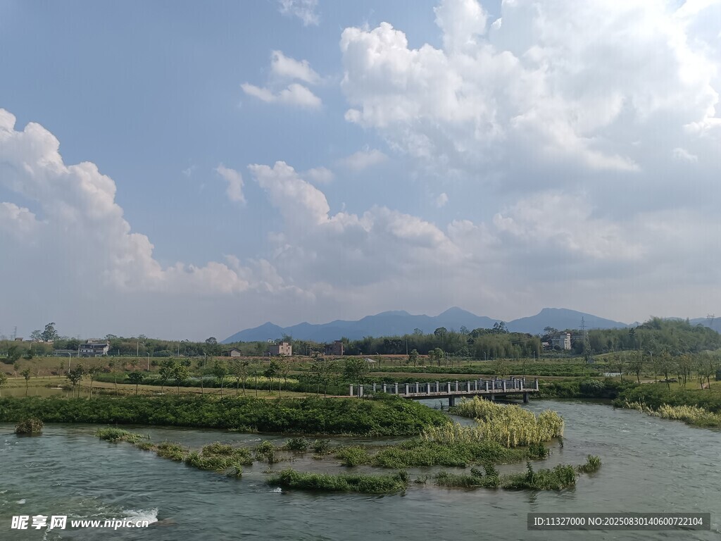 河畔风光