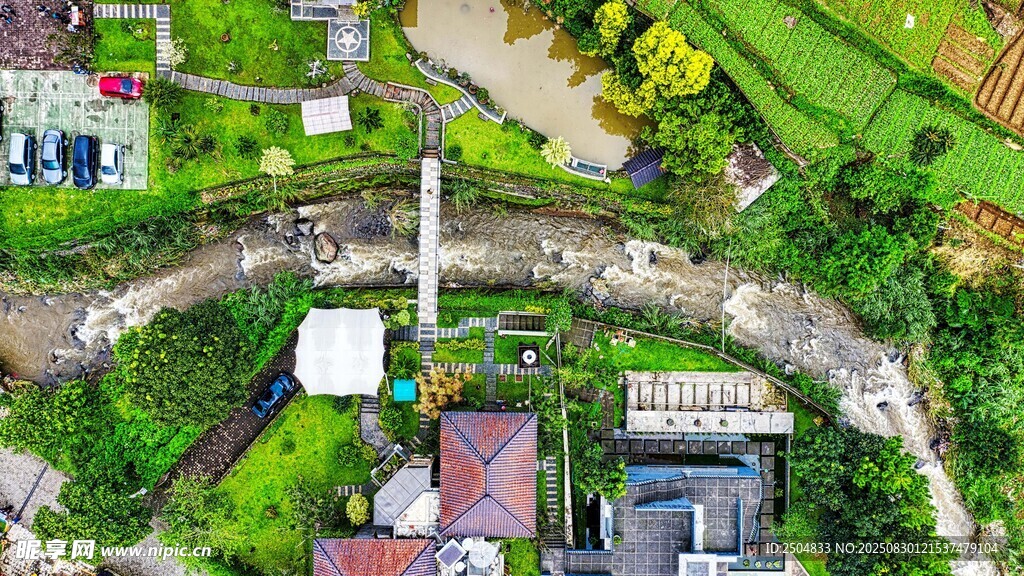 俯瞰错落有致的住宅景观