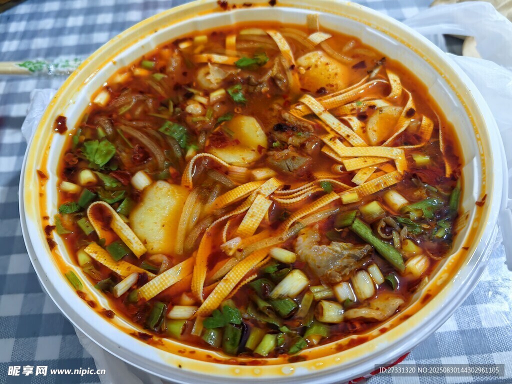 美味鲜香的特色酸辣粉