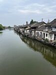 江南水乡沿河古朴民居