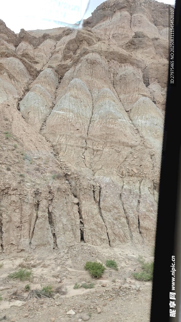 荒凉山地景观