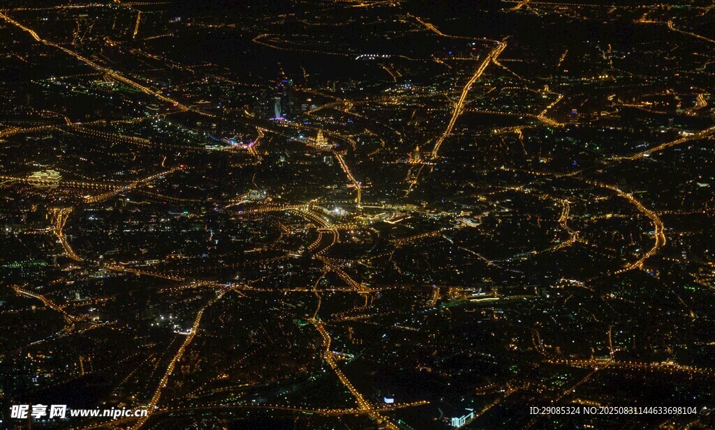 城市璀璨夜景俯瞰图