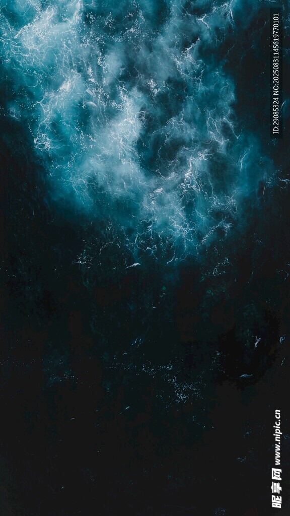 深海之下的神秘蓝色景象