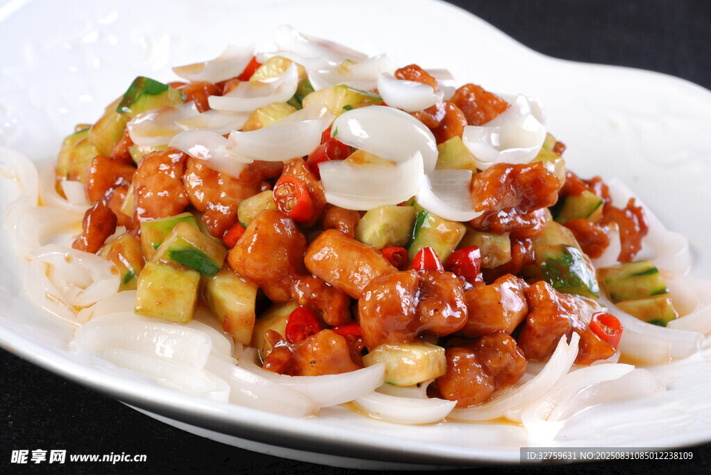 美味多彩鸡肉蔬菜沙拉