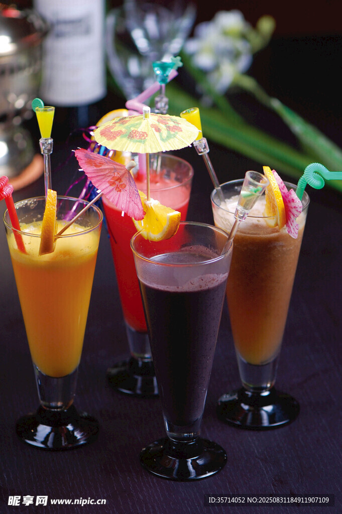 多彩缤纷的特色鸡尾酒