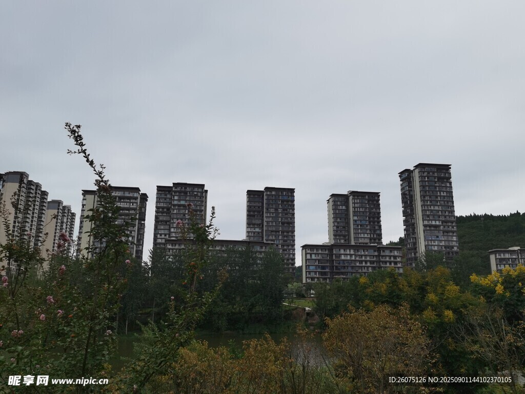 城市在建高楼景观