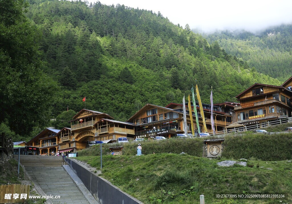 山间木屋村落