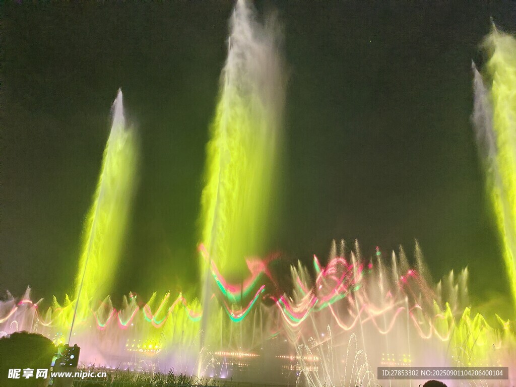 梦幻喷泉夜景灯光秀
